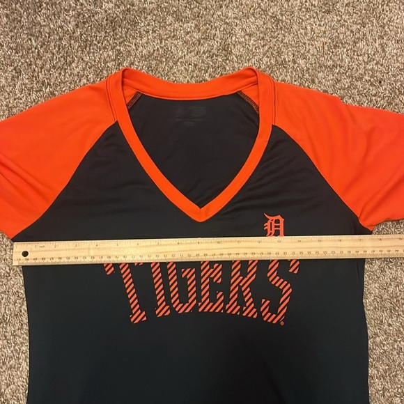 Detroit tigers v neck tshirt size medium - Picture 6 of 8